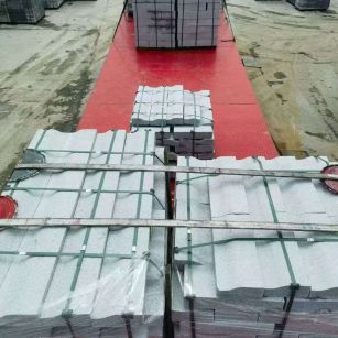 随州 芝麻白仿形加直形路沿石出货日常