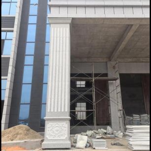 随州 芝麻白光面花岗岩门楼大柱（罗马柱）配雕花底座