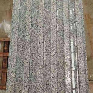 随州 芝麻白花岗岩荔枝面雕刻盲道，盲条