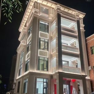 随州 芝麻白花岗岩别墅外墙夜间效果