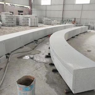 随州芝麻白花岗岩石板材 园林光面弧形坐凳