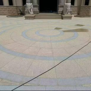 随州 黄金麻芝麻灰花岗岩石材地铺拼接效果