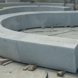 随州 芝麻白花岗岩光面弧形坐凳