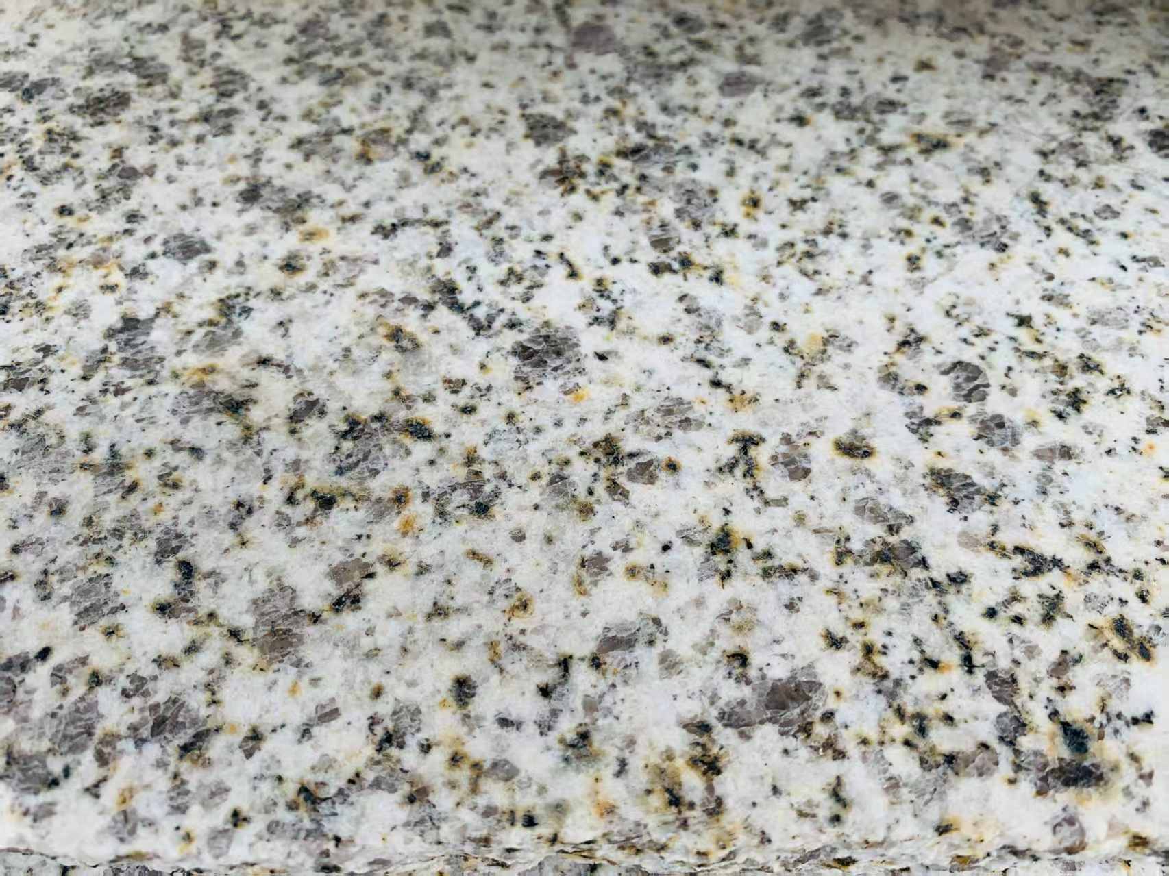 随州 黄金麻花岗岩石材浅黄光面