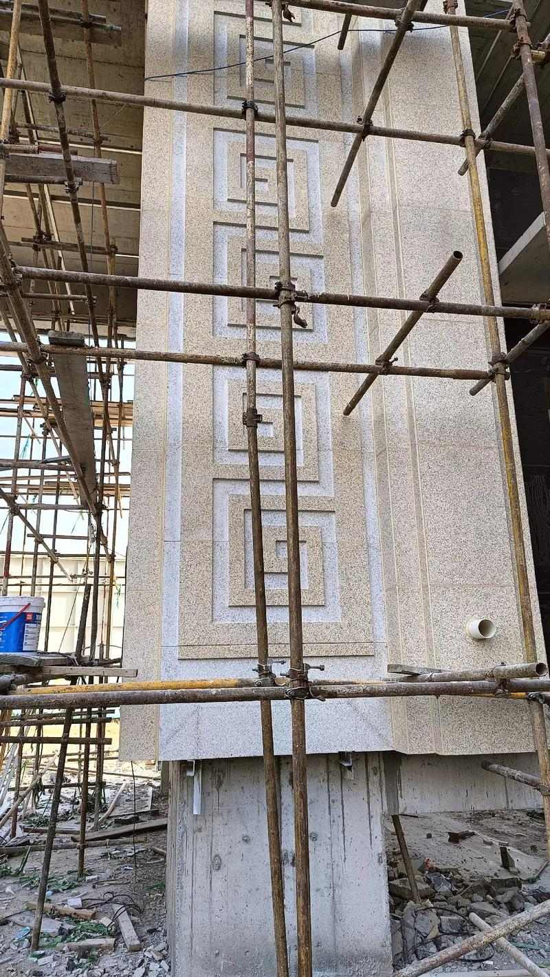 随州 黄金麻花岗岩别墅外墙干挂回纹造型效果