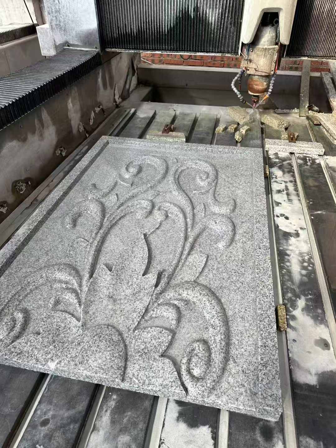 随州 白麻别墅干挂雕花板