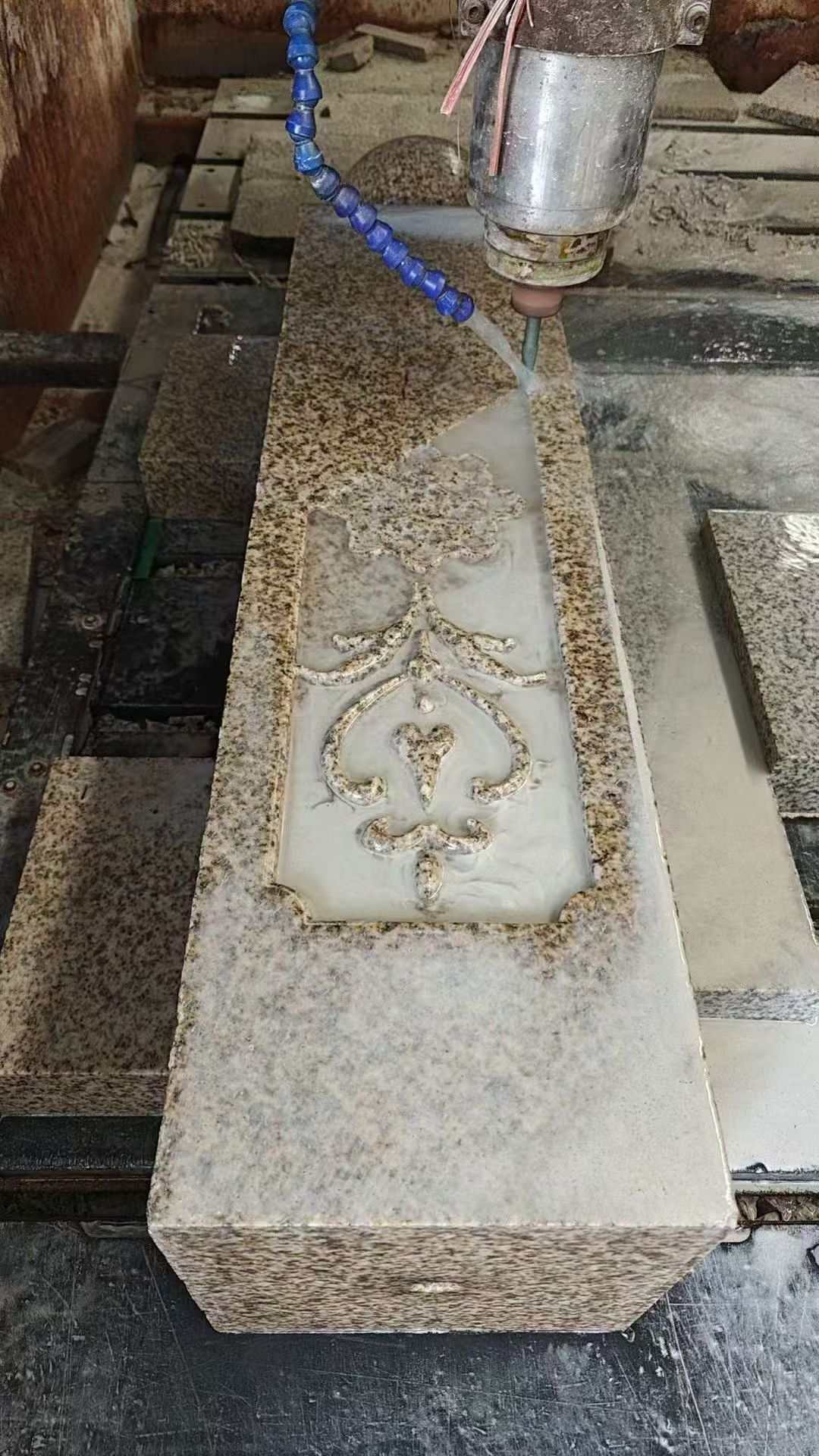 随州 黄金麻花岗岩异形加工雕刻栏杆大柱