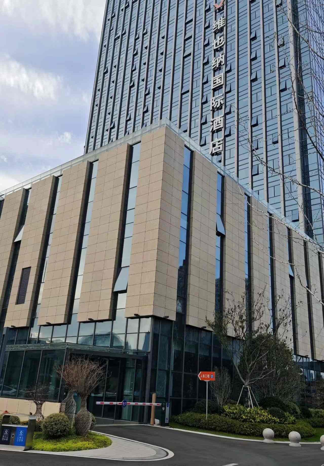 随州 黄金麻花岗岩外墙干挂