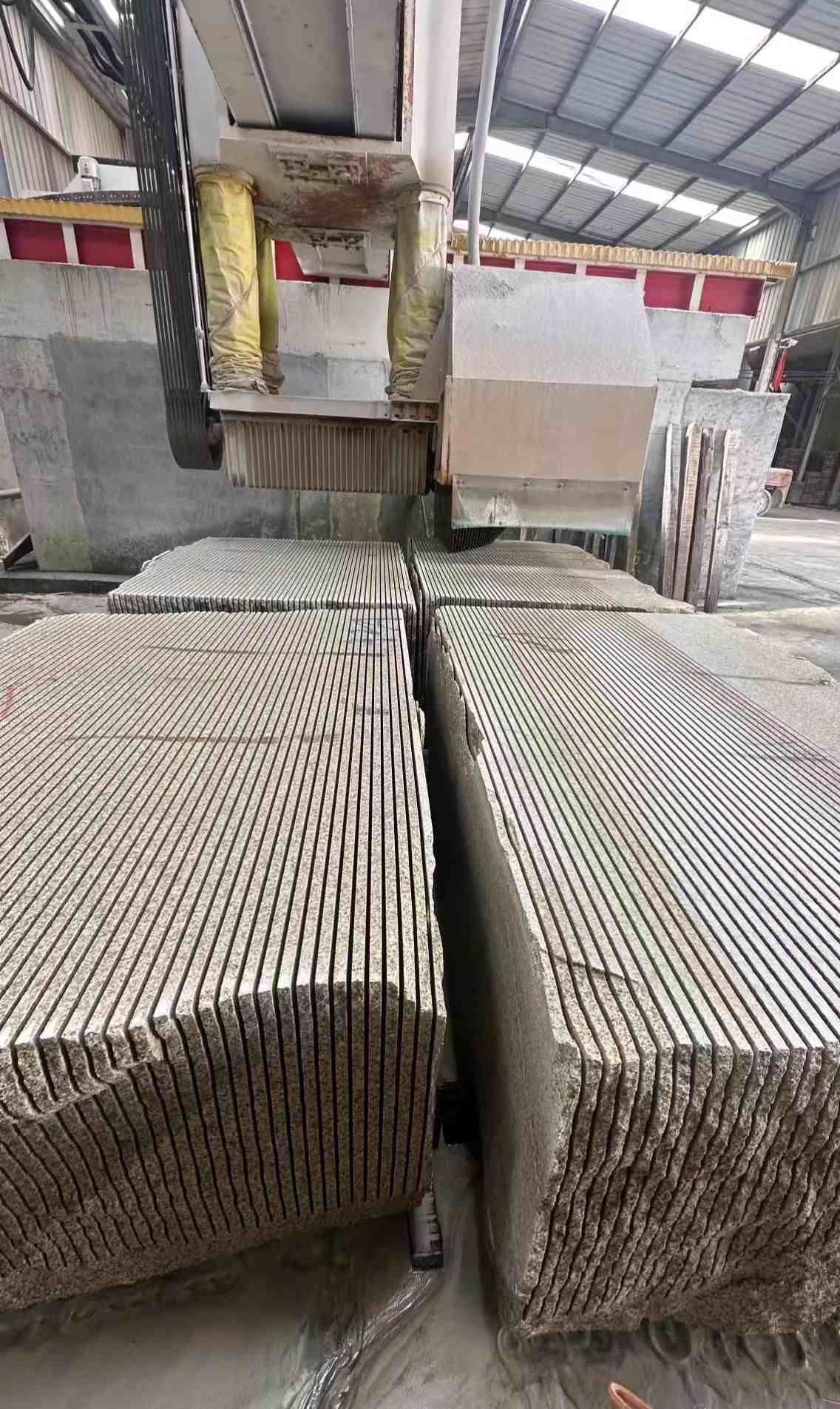 随州 车间生产日常，黄金麻白麻花岗岩