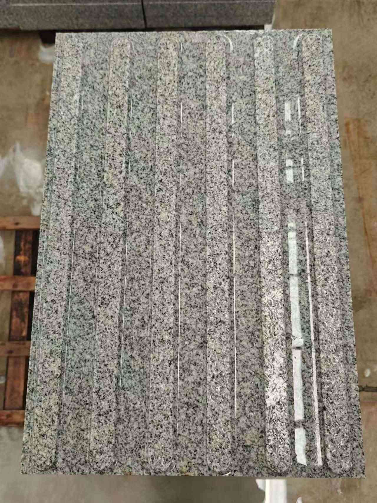 随州 芝麻白花岗岩荔枝面雕刻盲道，盲条