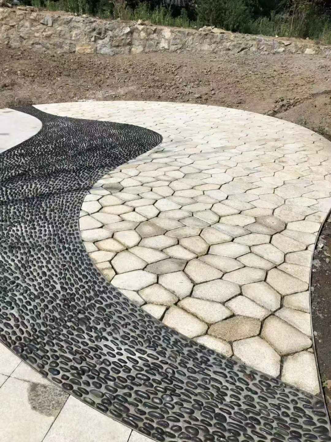 随州 黄金麻冰裂纹地铺石工地铺装案例