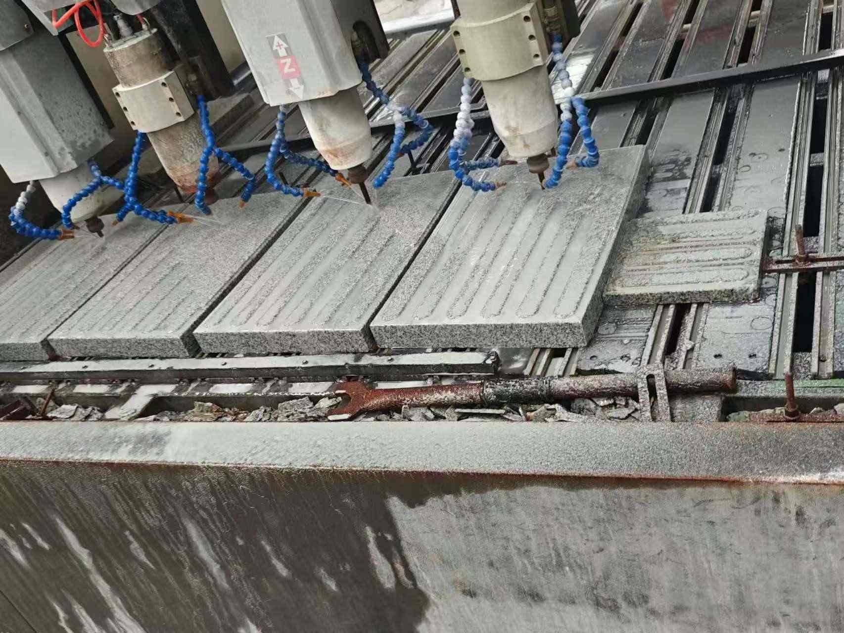 随州 芝麻白花岗岩荔枝面盲道雕刻