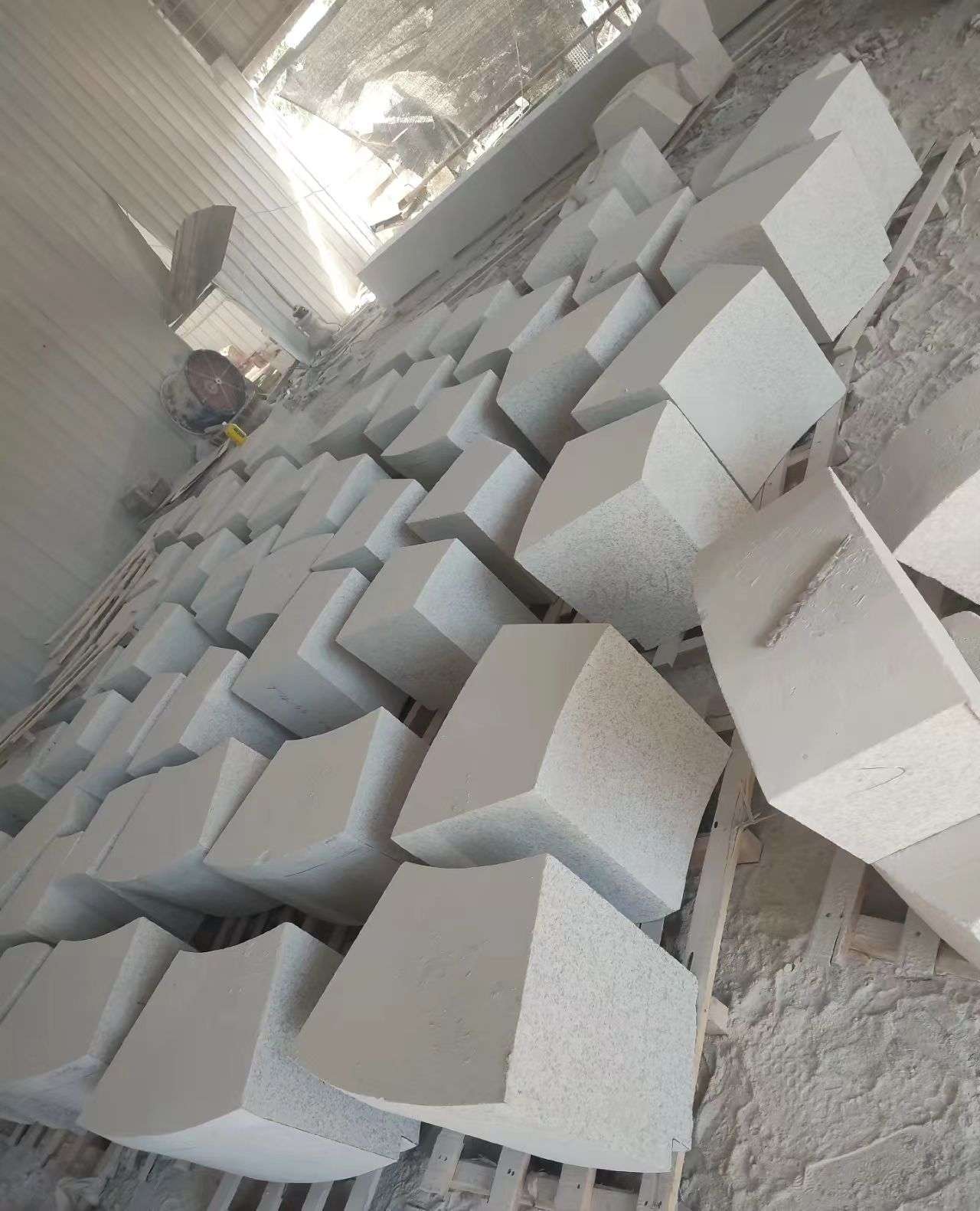 随州 白麻花岗岩异形坐凳